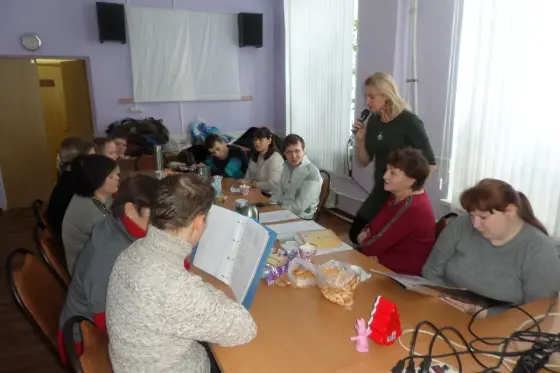 Идет подготовка отчетного концерта и выставки проекта «Семья -источник вдохновения». Фото 3.