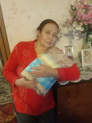 На базе социального центра «Помоги ближнему» сшито и распространено более 100 комплектов постельного белья. Фото 4.