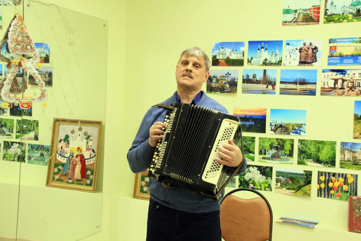 В  досуговом центре «Семейное дело» состоялся концерт Алексея Медведева «Широка душа моя масленица»
