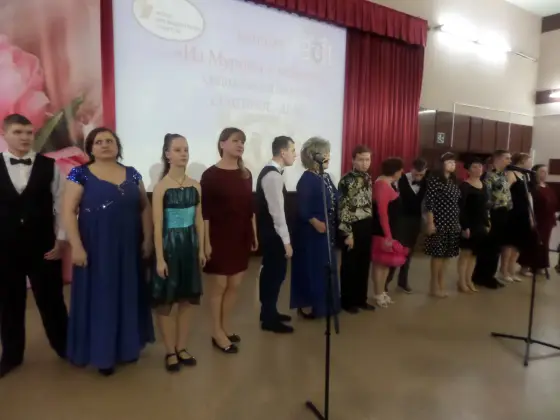 В городе Ковров прошел гастрольный концерт и выставка коллектива «Семейное дело». Фото 19.