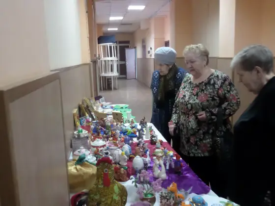 В городе Гусь-Хрустальный прошел гастрольный концерт и выставка коллектива «Семейное дело». Фото 6.