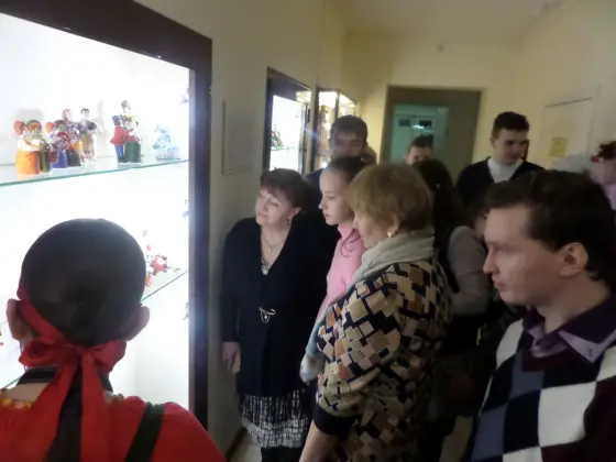 В городе Ковров прошел гастрольный концерт и выставка коллектива «Семейное дело». Фото 3.