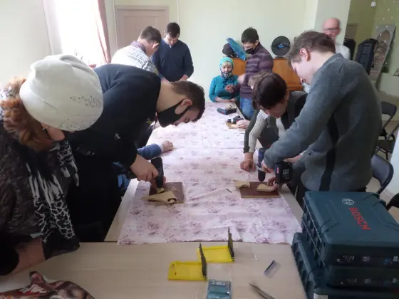 В проекте «Семья -территория творчества» проходят занятия трудотерапией. Фото 2.