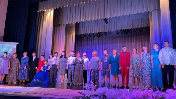 Вспомним яркие моменты концерта межрегионального фестиваля «Моя семья», посвященного Дню семьи, любви и верности. Фото 3.