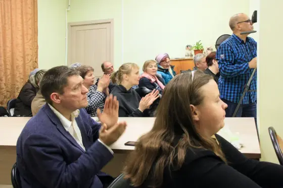 В досуговом центре «Семейное дело» состоялся патриотический концерт -«Города России». Фото 11.