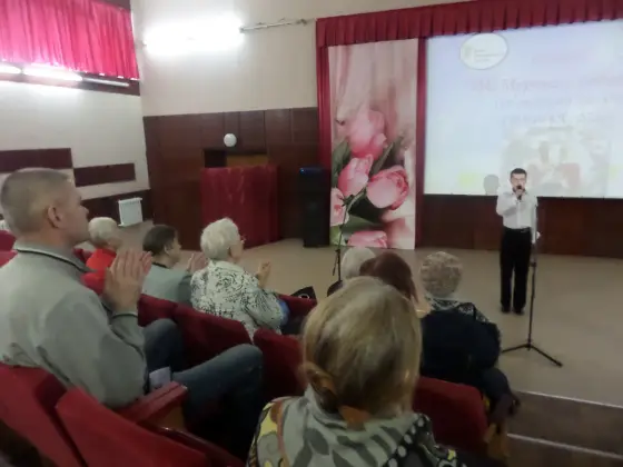 В городе Ковров прошел гастрольный концерт и выставка коллектива «Семейное дело». Фото 11.
