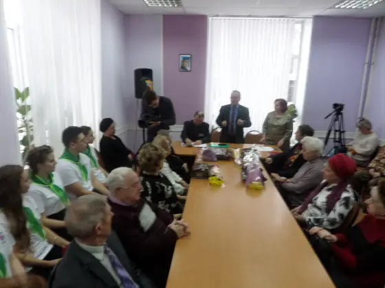 Муромское окружное отделение ВОИ приняло участие во «Встрече трёх поколений»- мероприятии, посвященном 76-й годовщине снятия блокады Ленинграда. Фото 4.