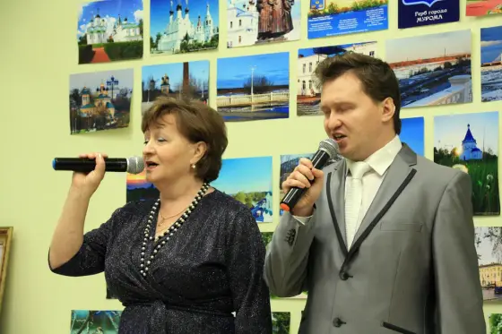 В досуговом центре «Семейное дело» состоялся патриотический концерт -«Города России». Фото 4.