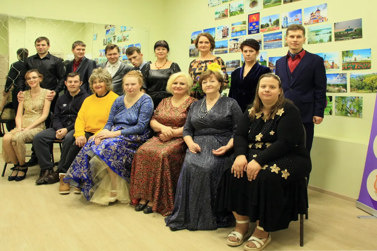 В досуговом центре «Семейное дело» состоялся патриотический концерт -«Города России»