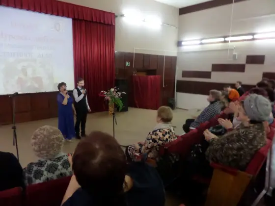 В городе Ковров прошел гастрольный концерт и выставка коллектива «Семейное дело». Фото 15.