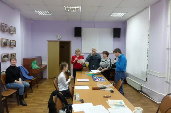 Идет подготовка отчетного пасхального концерта и выставки проекта  «Семья -источник вдохновения». Фото 4.