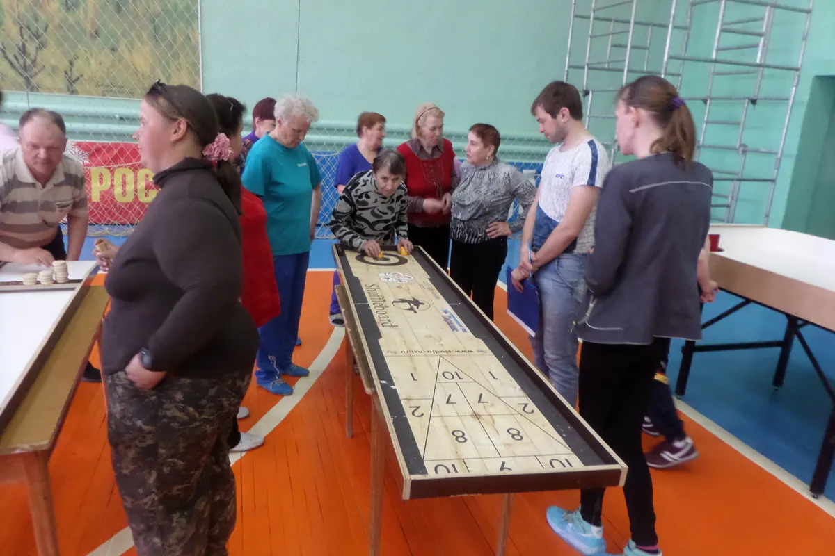 В рамках ежегодной весенней спартакиады в спорткомплексе «Ока» прошел турнир по настольным спортивным играм