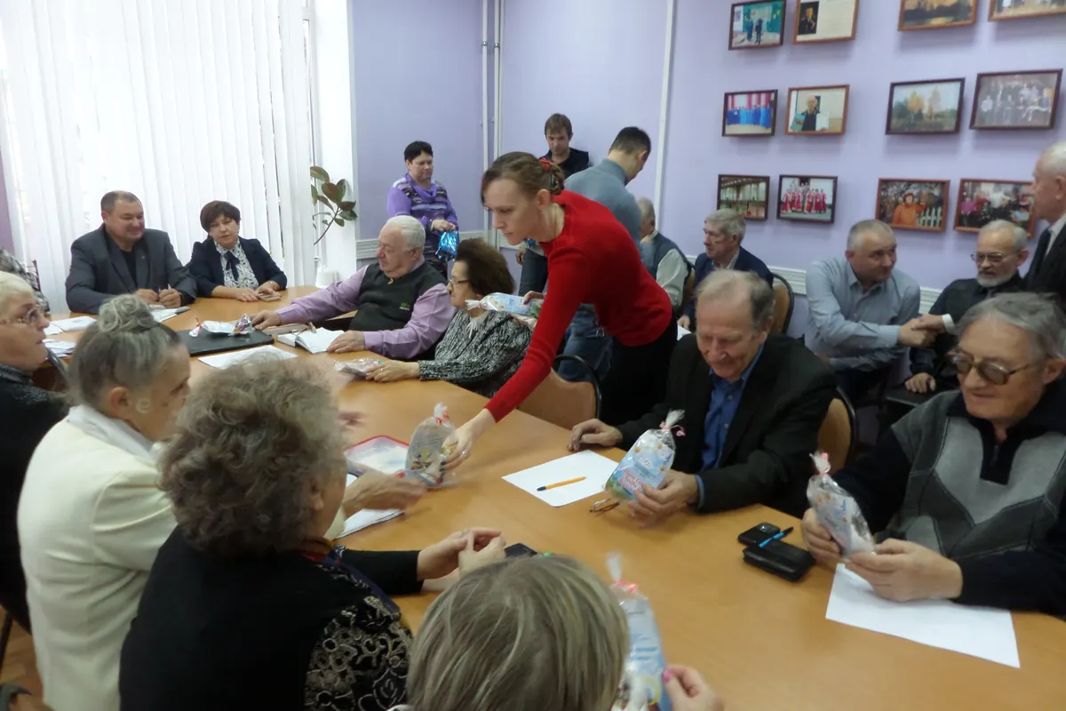 Наш кружок керамики провёл акцию «Сувенир для ветерана»
