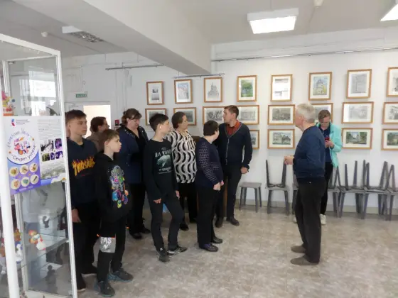 В Детской художественной школе имени И.С.Куликова проходит отчетная выставка проекта «Семейное дело-секрет успеха». Фото 3.
