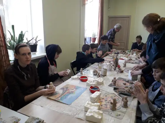 В рамках проекта «Сувенир для ветерана» идет изготовление  сувениров. Фото 2.