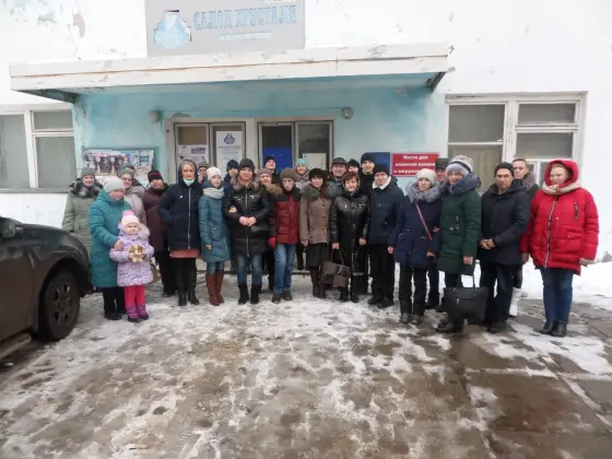 В городе Гусь-Хрустальный прошел гастрольный концерт и выставка коллектива «Семейное дело». Фото 2.